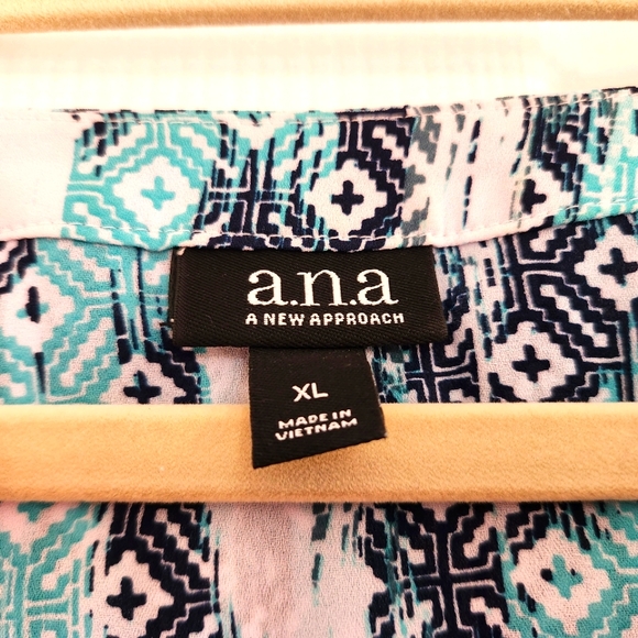 A.n.a Blouse Top Women's XL Multicolor Geometric V neck 3/4 sleeves translucent - Picture 2 of 3